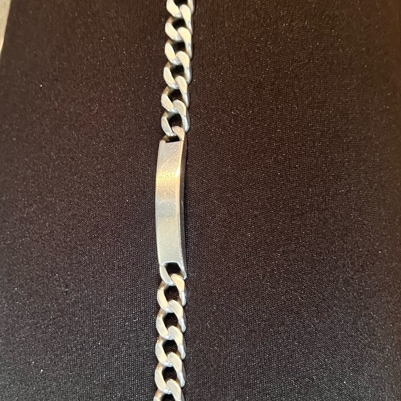 Men’s Engravable Silver Curb Link Bracelet - Picture 6 of 9
